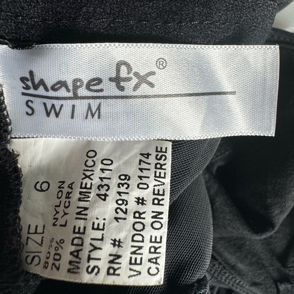 SHAPEFX SWIM ONE PIECE SWIM BLACK SIZE 6 WITH V CUT - Picture 5 of 5